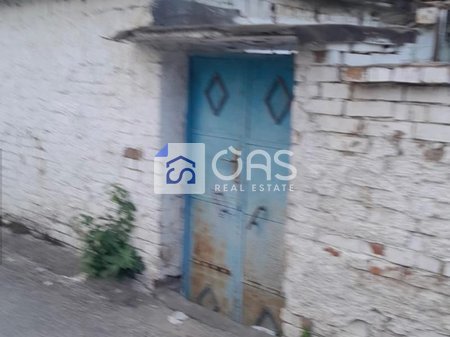 Shitet shpi private ne Ali Dem