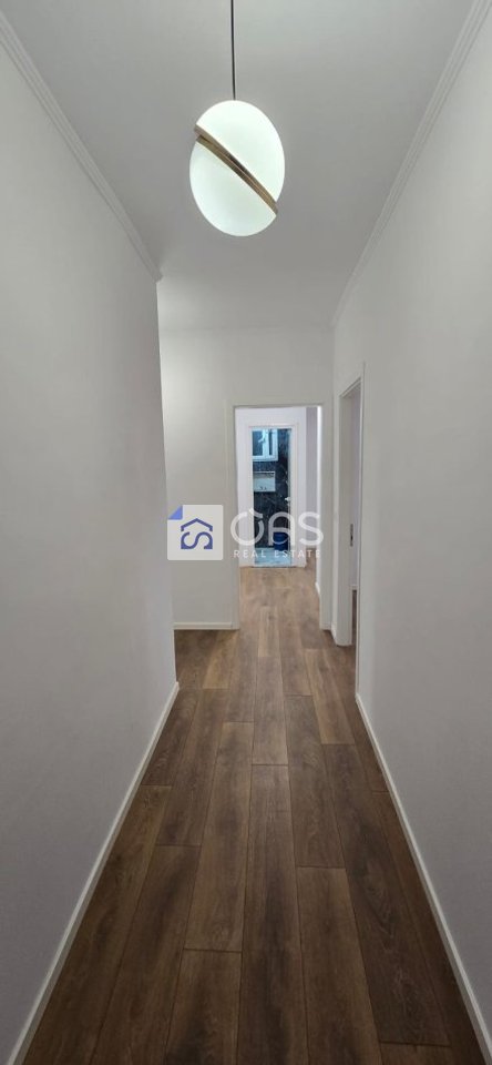 Shitet apartament 2+1+2 ne Qender