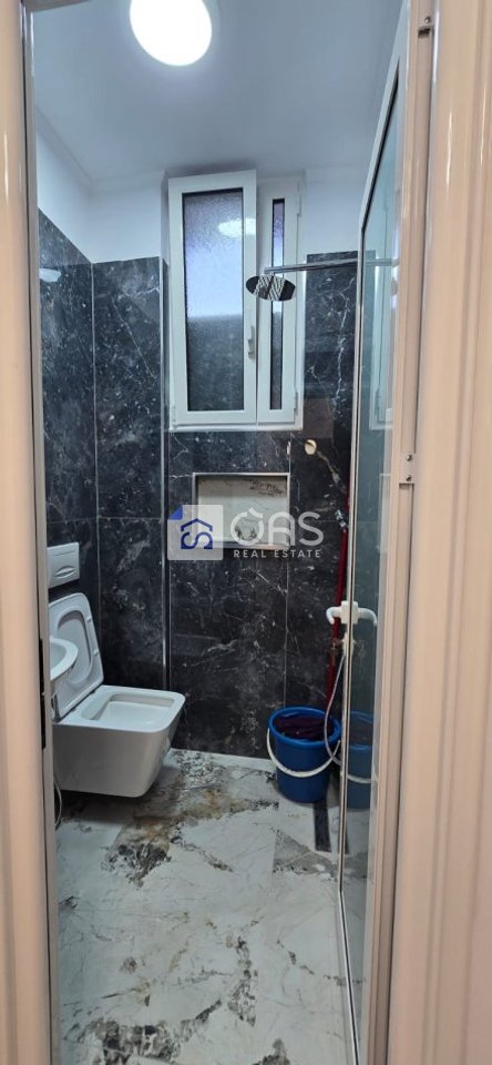 Shitet apartament 2+1+2 ne Qender