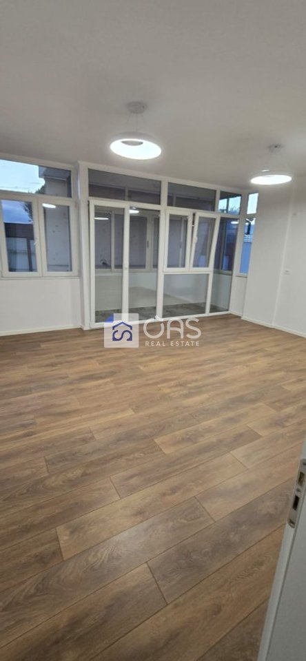 Shitet apartament 2+1+2 ne Qender