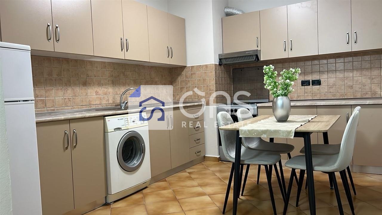 Apartament 1+1 Me Qira në Bllok, Tiranë - 800€ | 65 m²