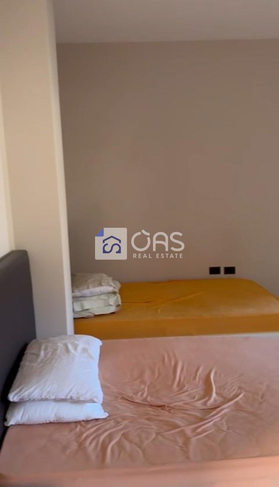 Jepet me qera Apartament
1+1+2 ballkone ne Kinostudio
35.000lek