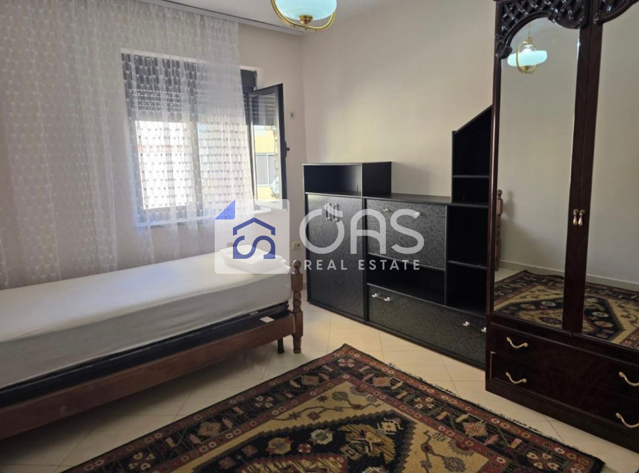 Affittasi appartamento 2+1 a Siri Kodra 50.000 lek.