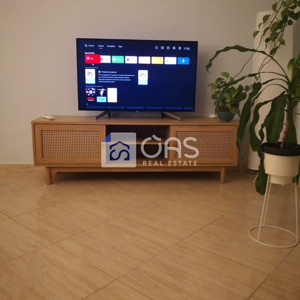 Affittasi appartamento 1+1 vicino a Qytet Studenti. 600 euro.