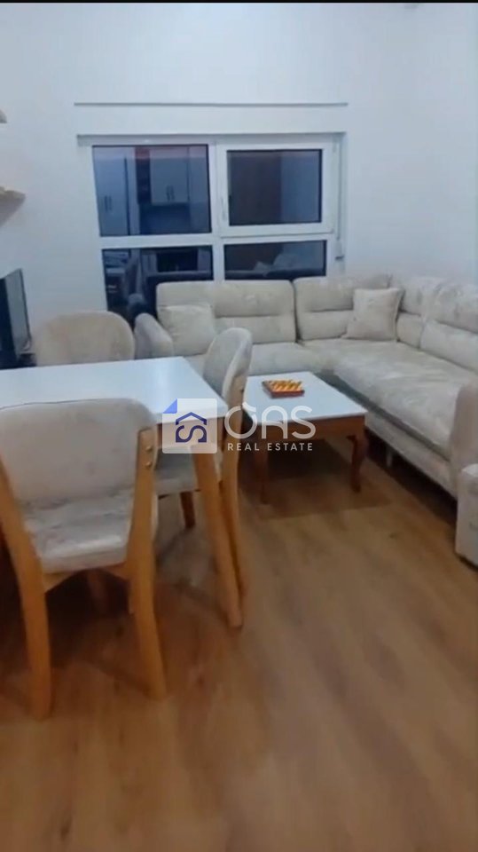 Jepet me qera apartament ne Ali dem.