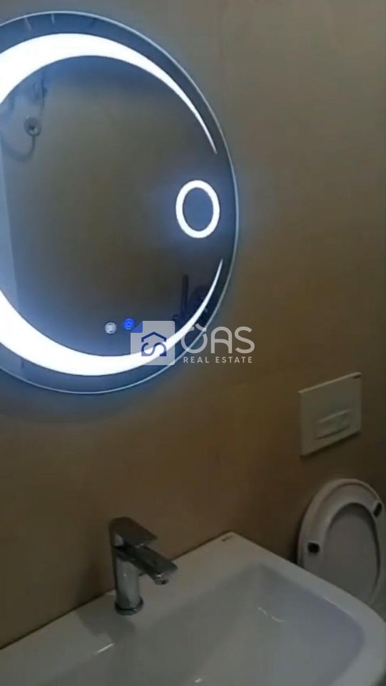 Jepet me qera apartament ne Ali dem.