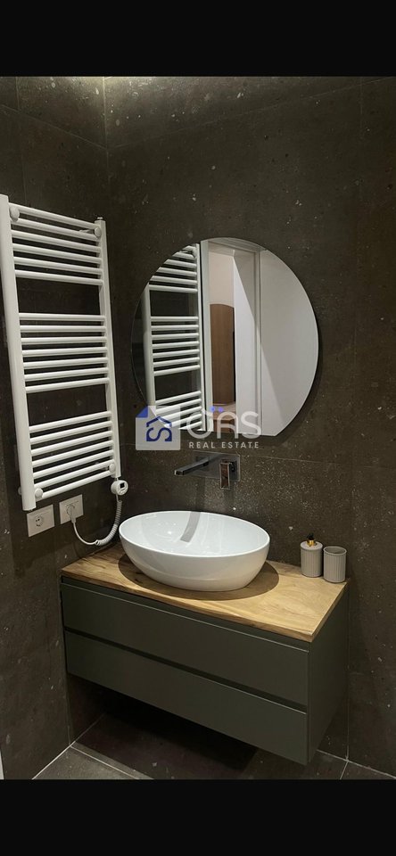 Jepet me qera apartament 2+1+2 +Parking tek Liqeni i Thate