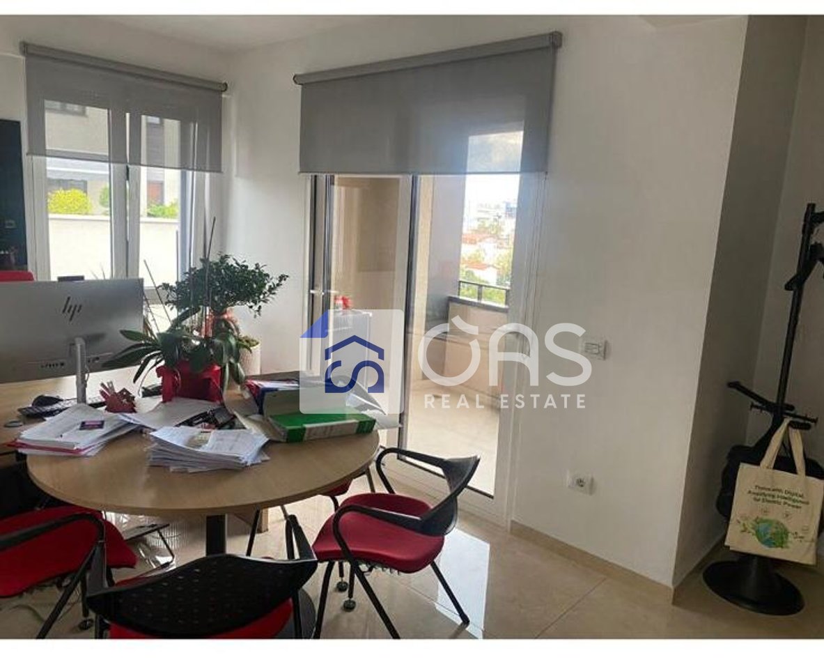 A 2+1 apartment is for rent as an office in Myslym Shyr.