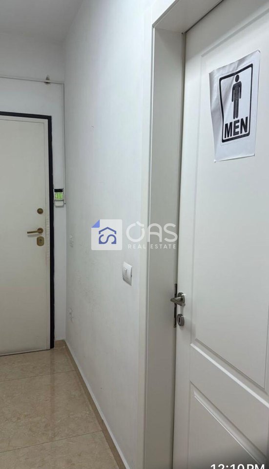A 2+1 apartment is for rent as an office in Myslym Shyr.