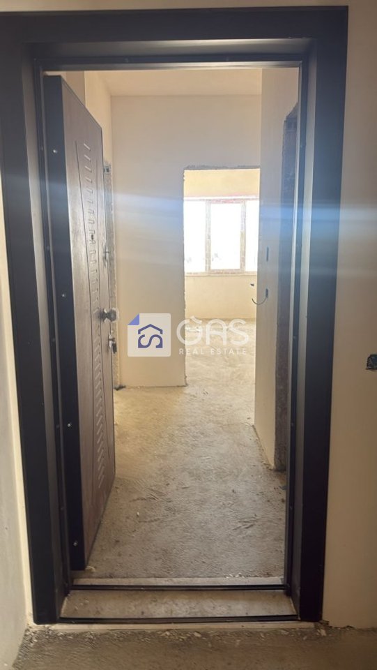 Shitet Apartament 2+1+2 Tek Univers City