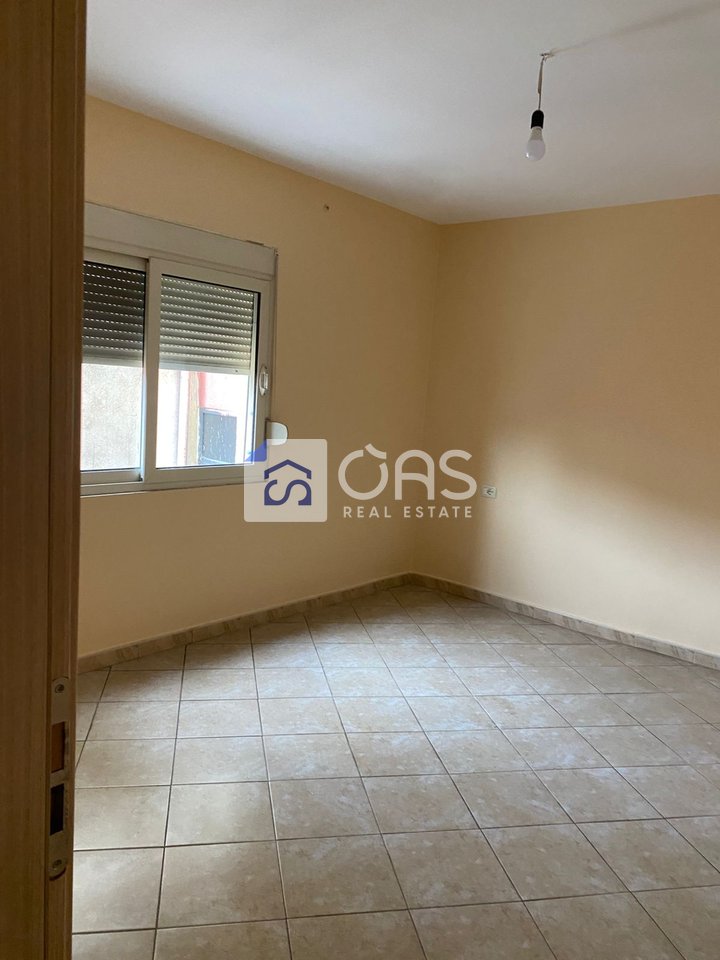 Jepet shepi me qera 1+1 tek Shkolla e Baletit