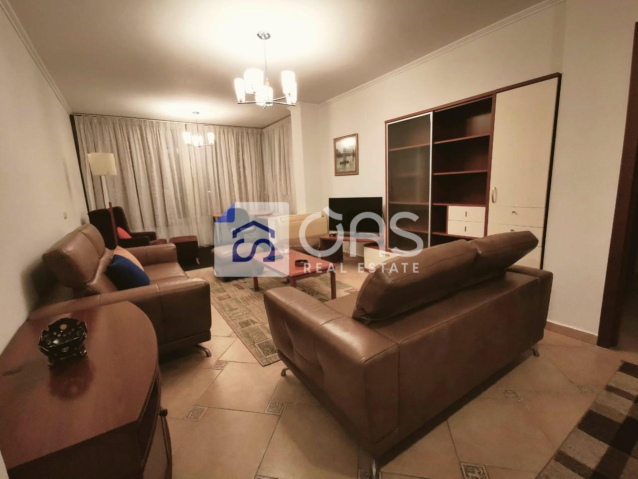 Jepet me qera 2+1 apartament tek Rruga e Elbasanit