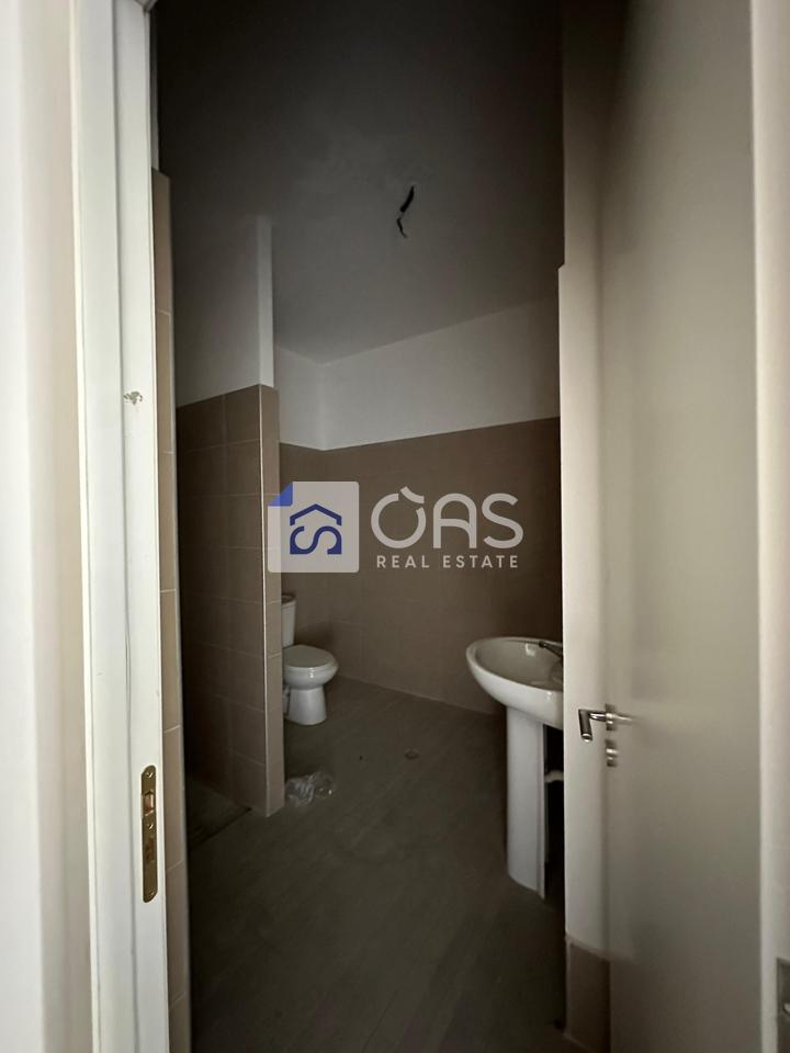 Shitet Apartament 2+1+2 tek Liqeni i Thate