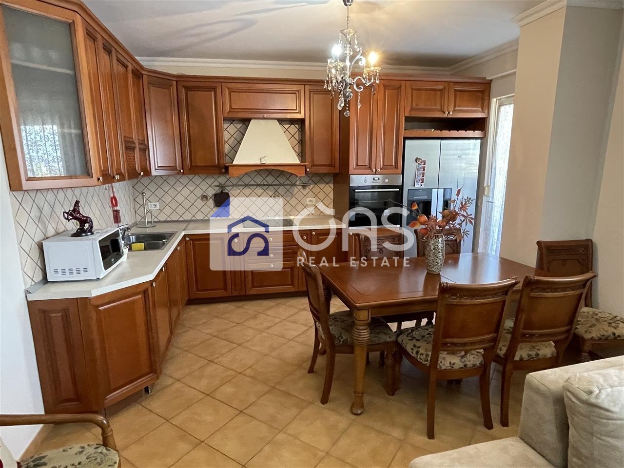 Jepet apartament me qera 2+1+2 tek Air Albania Stadium