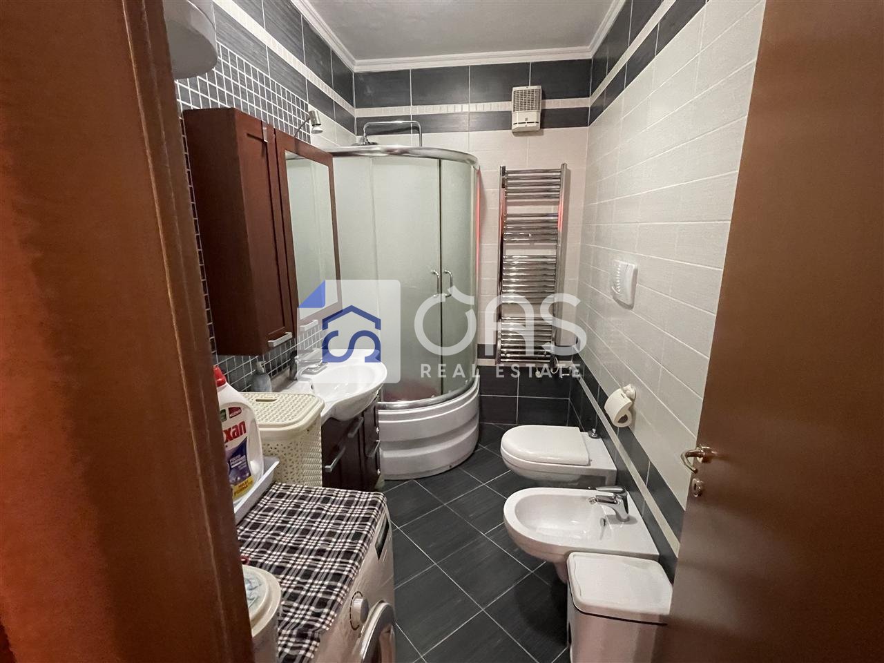 Jepet apartament me qera 2+1+2 tek Air Albania Stadium