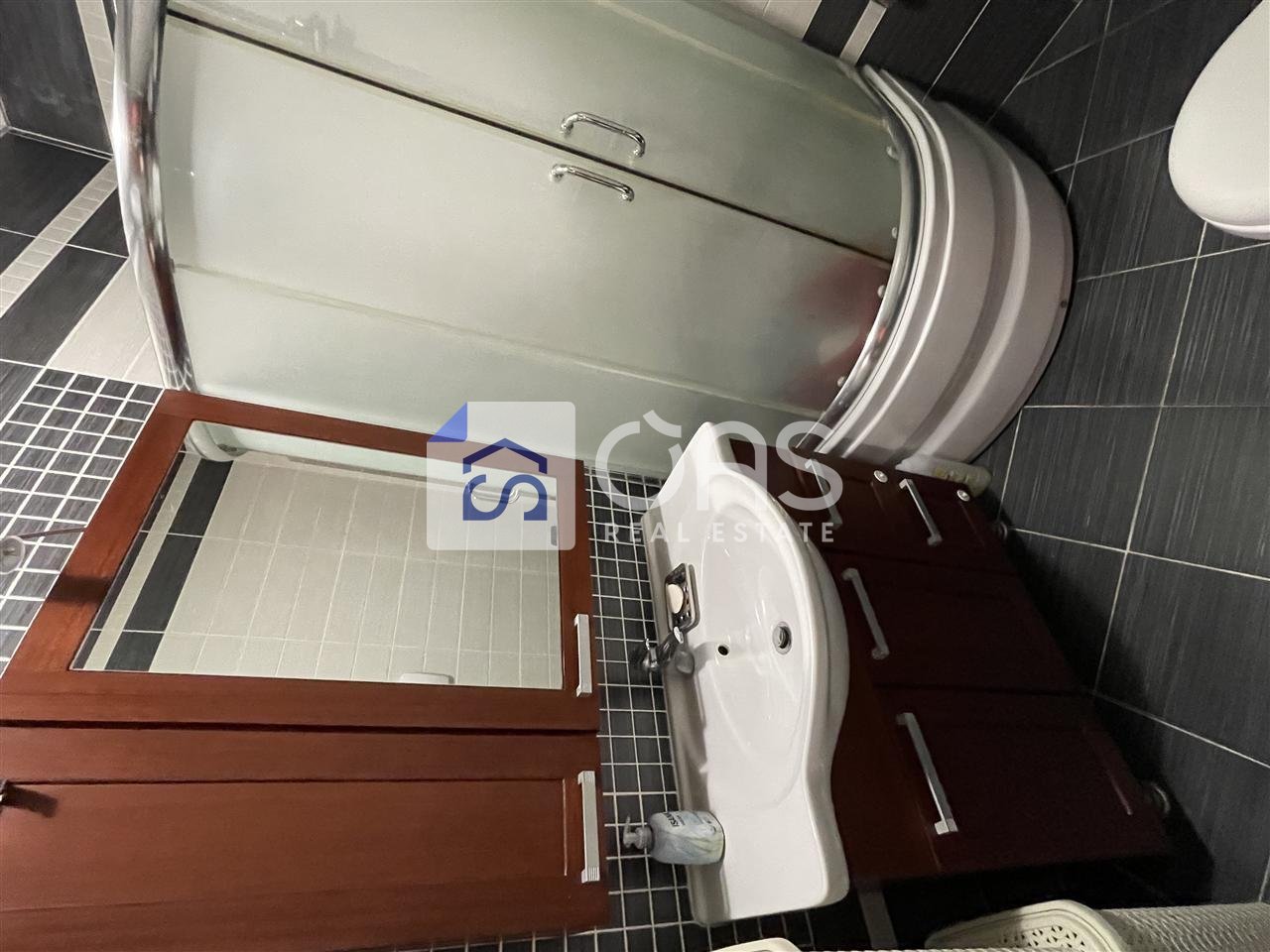 Jepet apartament me qera 2+1+2 tek Air Albania Stadium