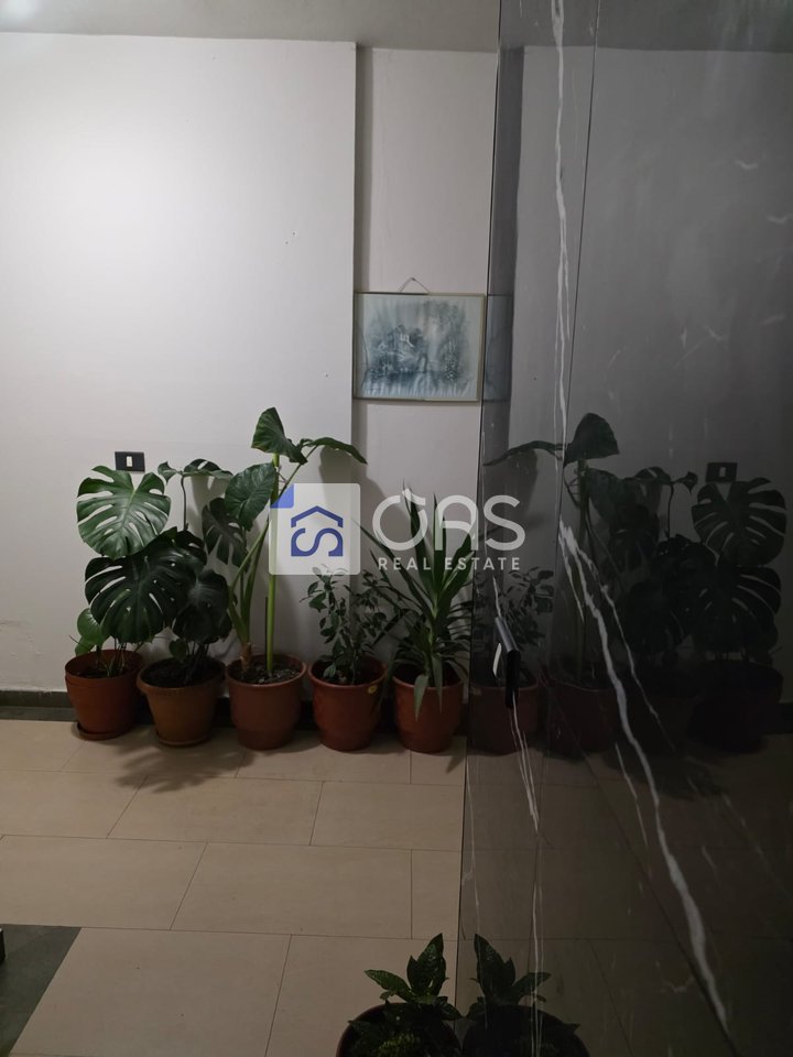 Jepet shpi me qira 1+1 tek  ish Ekspozita