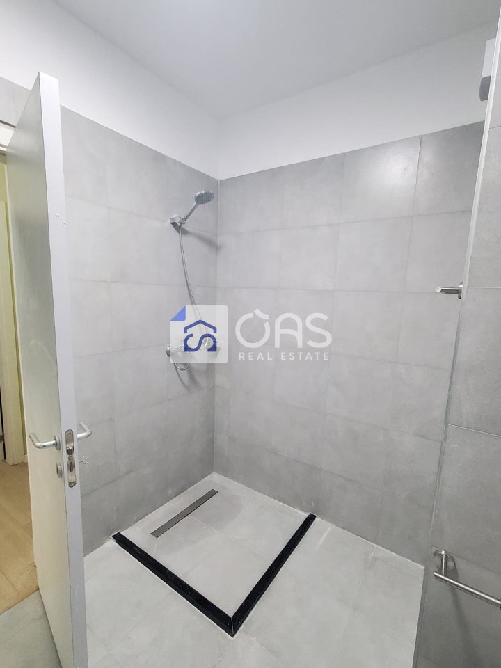 Jepet me qira 2+1+2+post parkimi tek Liqeni i that