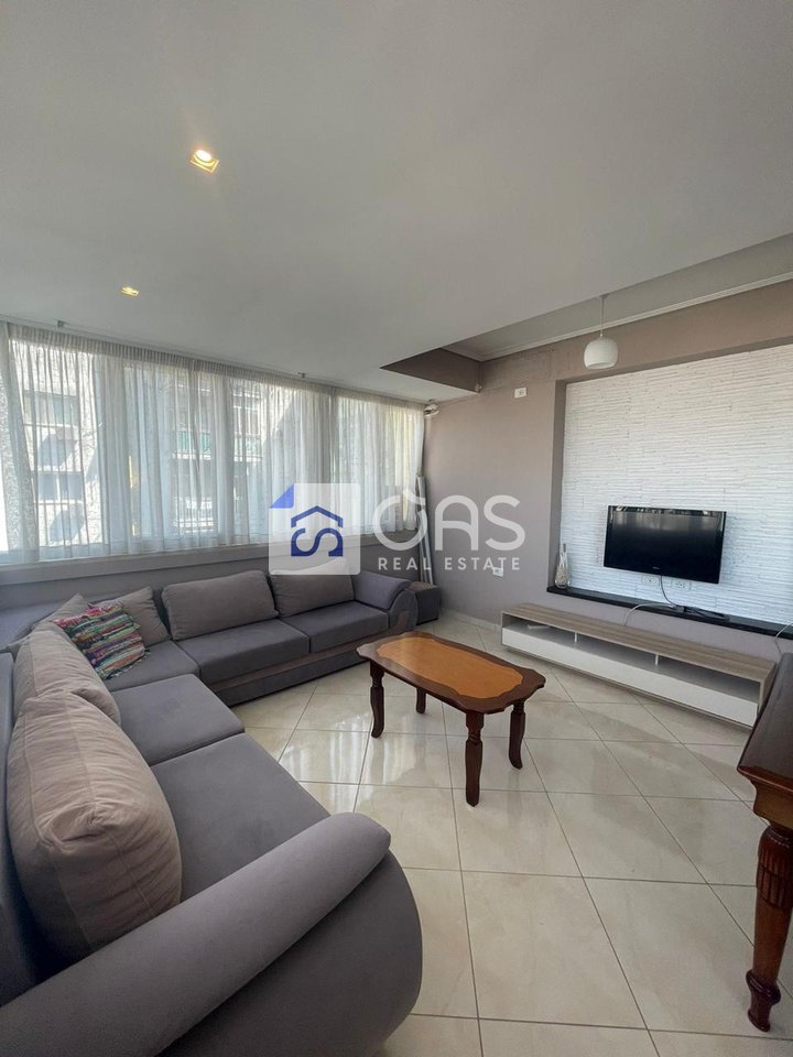 Shitet apartament 2+1 tek ish Parku