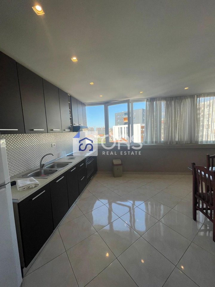 Shitet apartament 2+1 tek ish Parku