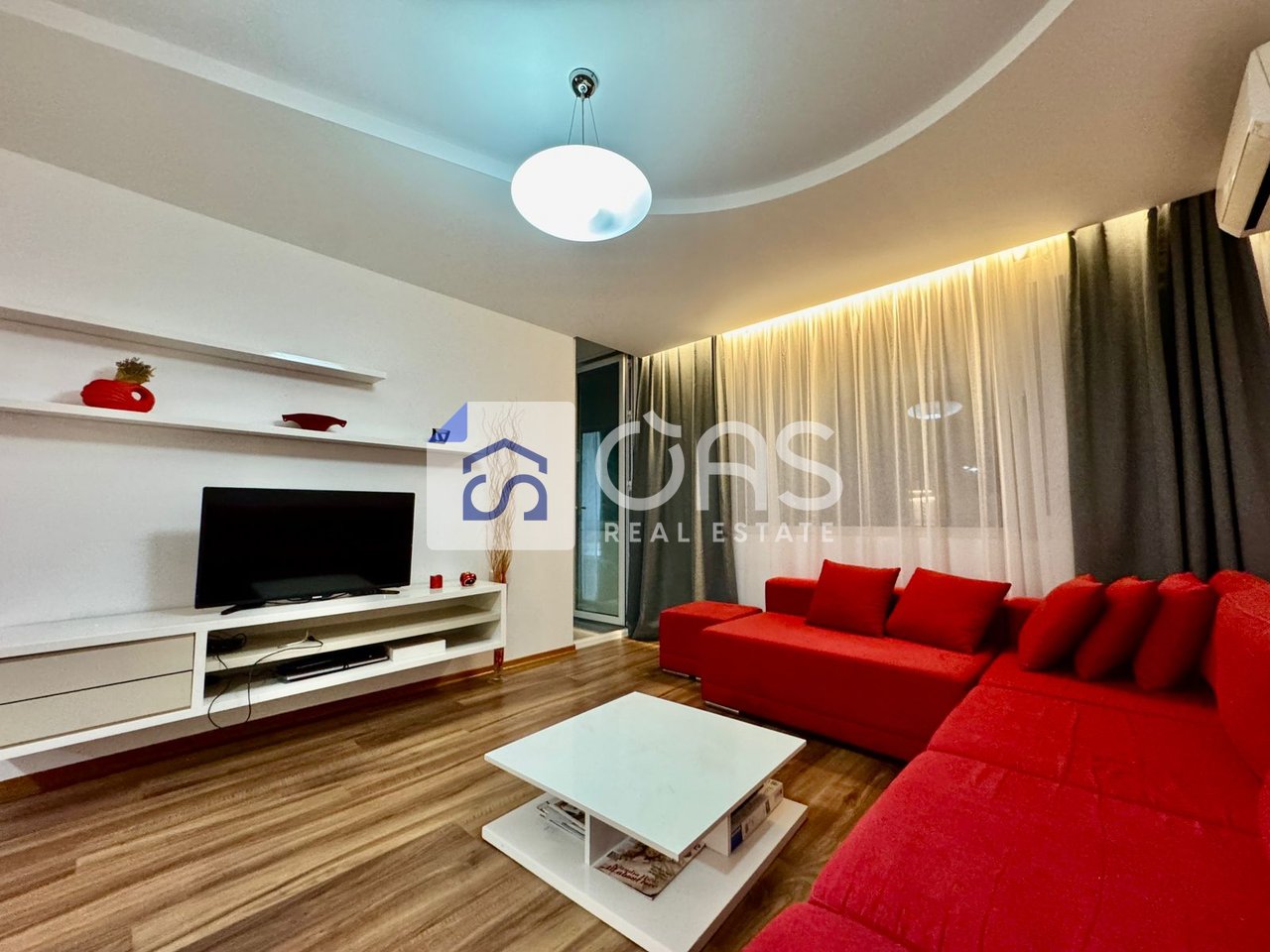 Jepet me qera apartament 1+1 tek Komuna Parisit