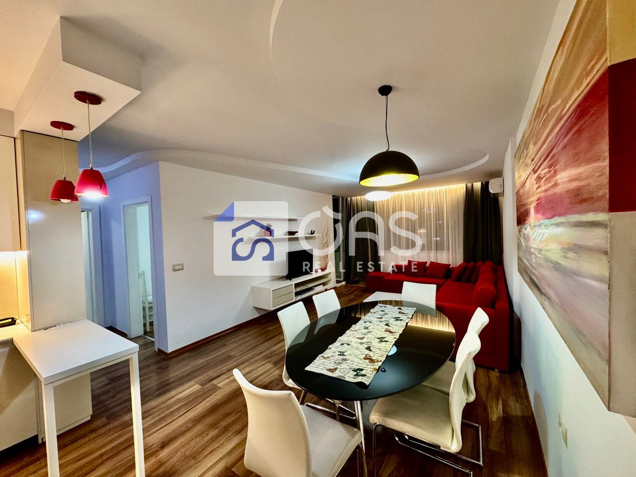 Jepet me qera apartament 1+1 tek Komuna Parisit