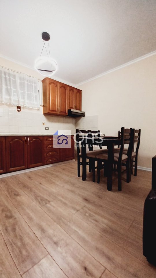 Jepet shpi me qera 1+1 tek Ali Demi