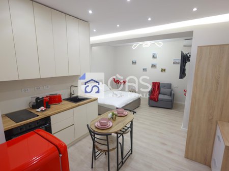 Jepet me qera apartament 1+1 dhe Garsionere  tek Bulevardi i Ri