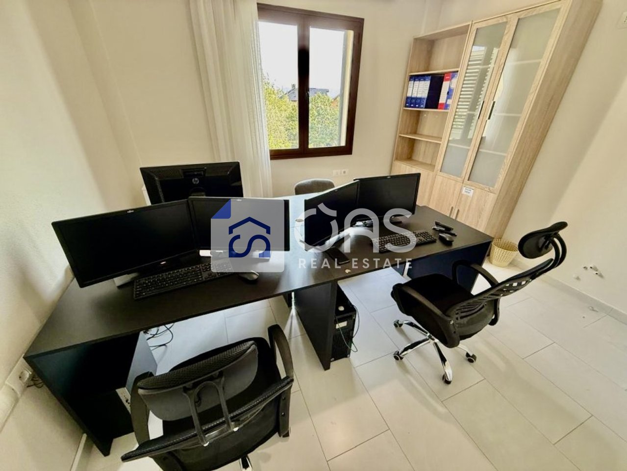 Jepet ambient  zyrash me qera tek Ali Demi