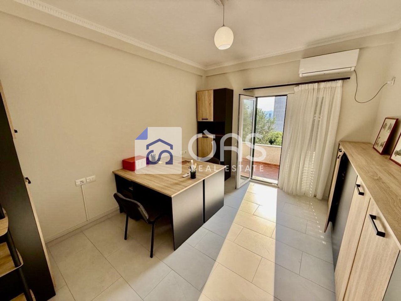 Jepet ambient  zyrash me qera tek Ali Demi