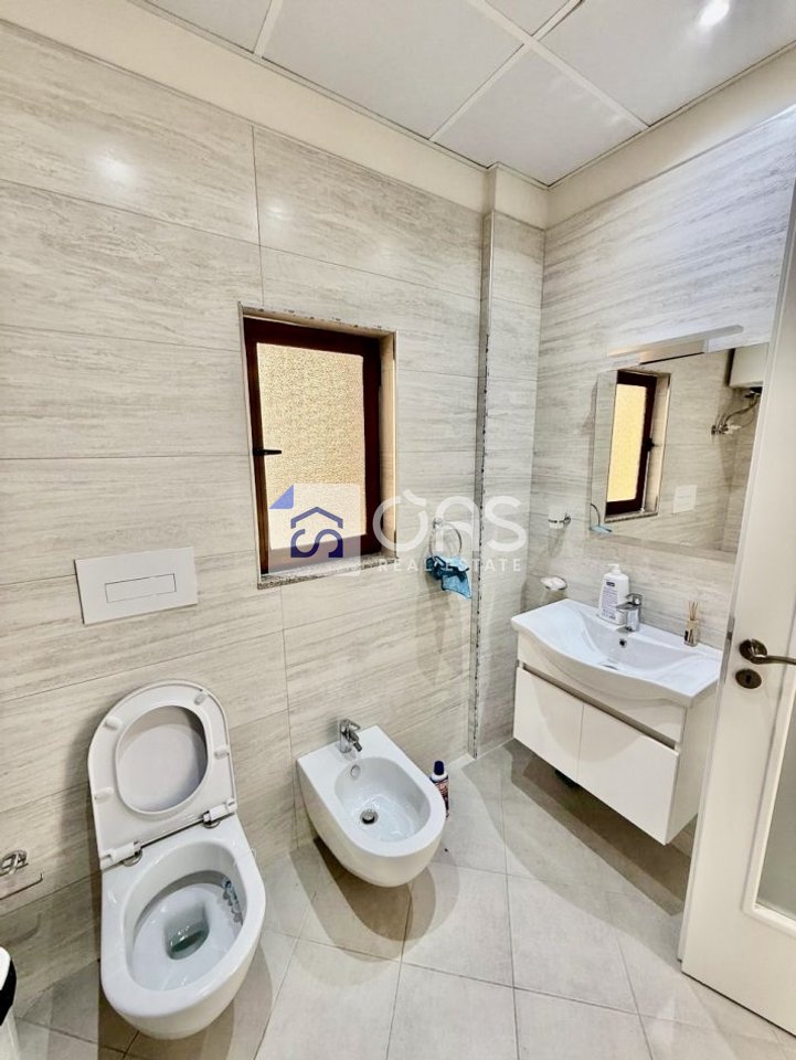 Jepet ambient  zyrash me qera tek Ali Demi