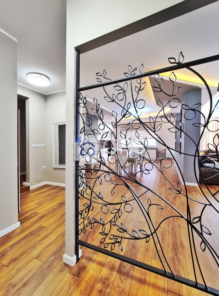 Jepet me qera apartament 4+1+2 tek Komuna Parisit