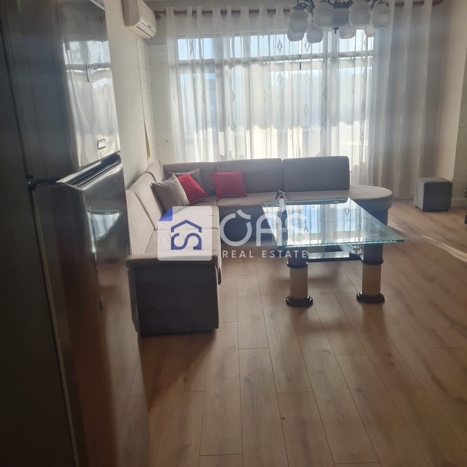 Jepet apartament me qera 2+1+2 tek Zogu i Zi