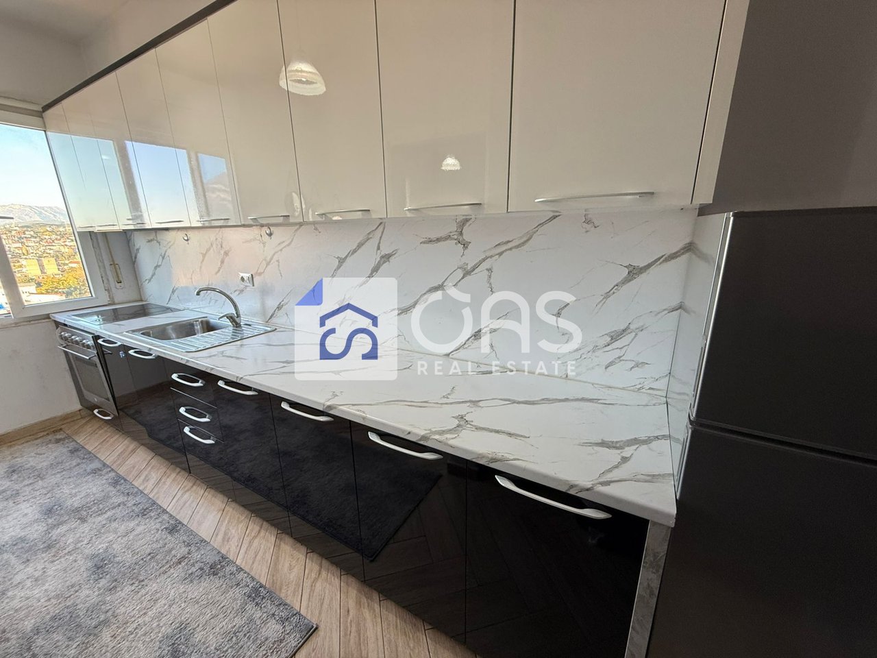 Si affitta appartamento 1+1 in via Dibra