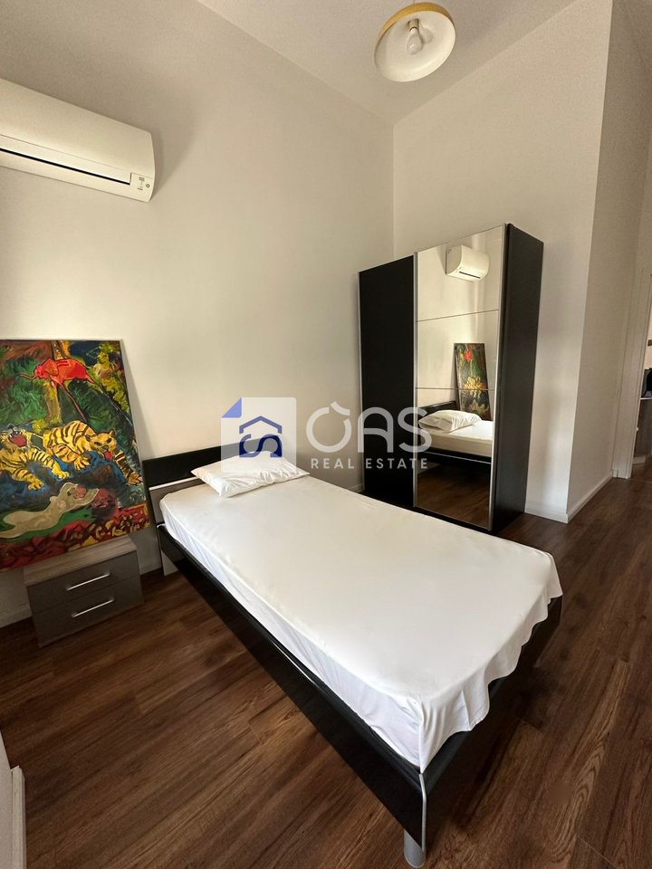 Jepet me qera apartament 2+1 tek Zogu Zi