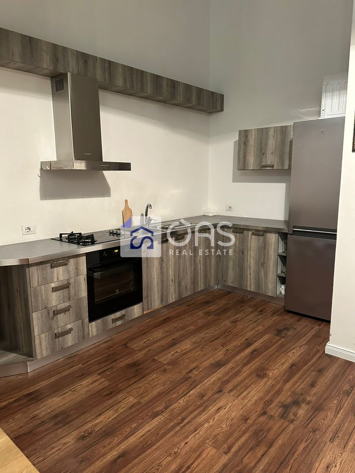 Jepet me qera apartament 2+1 tek Zogu Zi