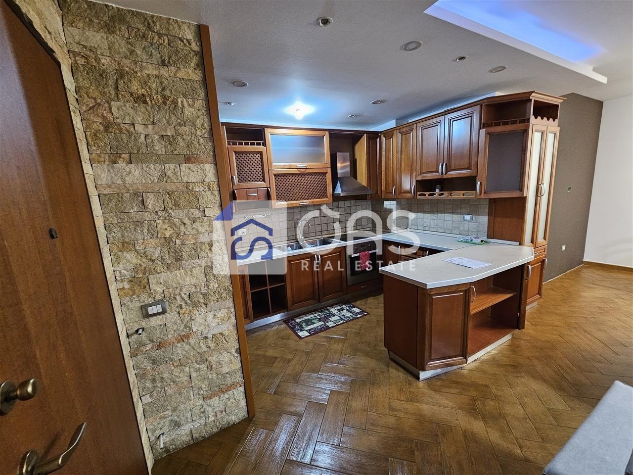 Appartamento 3+1 in affitto in Via Dritan Hoxha, Tirana - 750€ | 125 m²