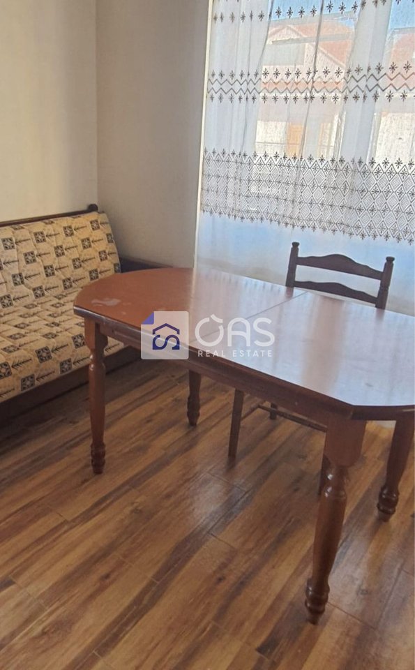 Si affitta appartamento 1+1 vicino al Mercato Elettrico.