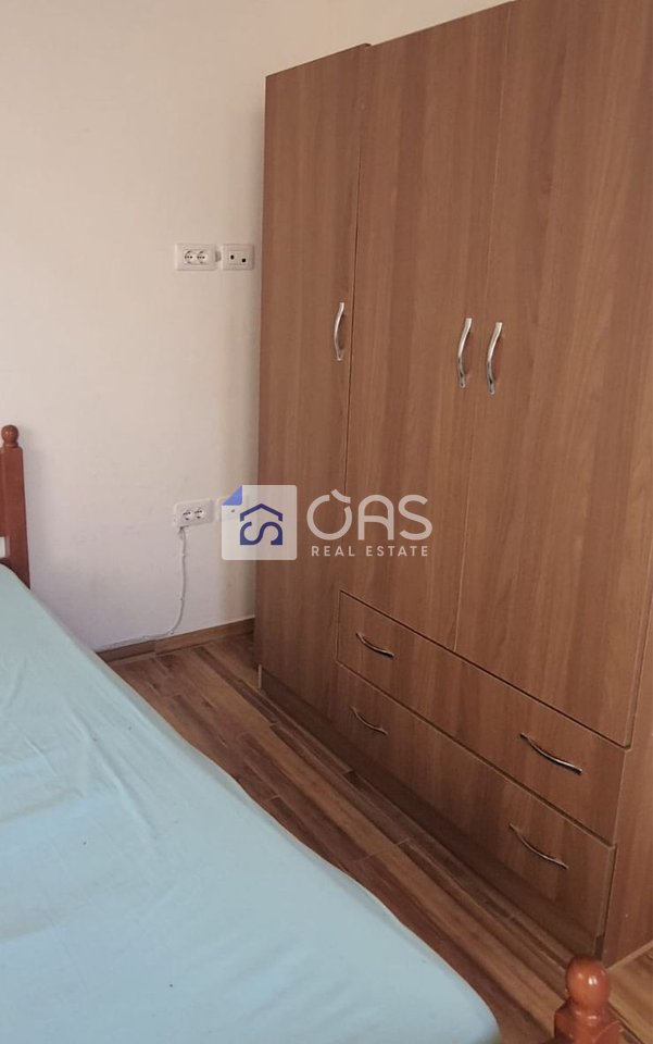 Si affitta appartamento 1+1 vicino al Mercato Elettrico.