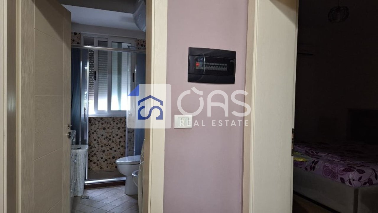 Jepet apartament me qera 2+1 tek Rruga e Durrsit