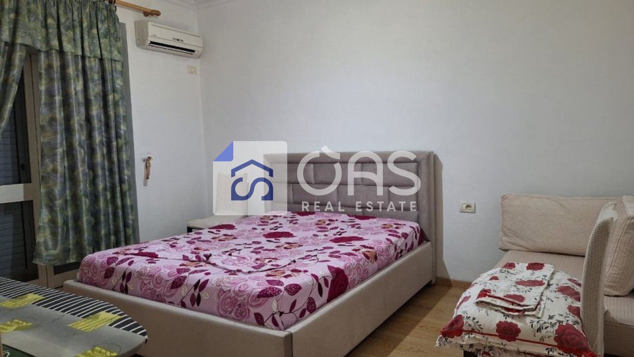 Jepet apartament me qera 2+1 tek Rruga e Durrsit
