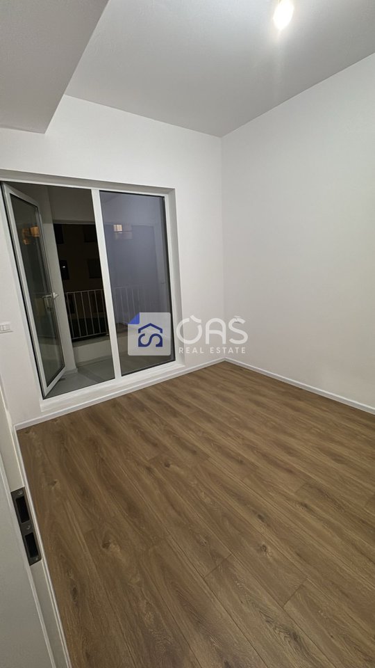 Ambient Komercial 1+1 Me Qira tek Ali Demi, Tiranë - 300€ | 55 m²