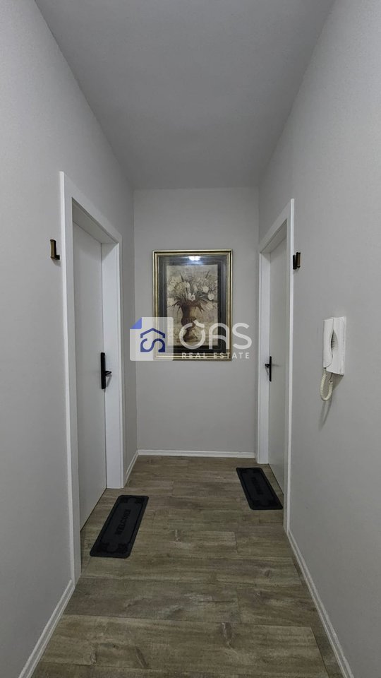 Jepet me qera apartament 1+1 dhe Garsionere  tek Bulevardi i Ri