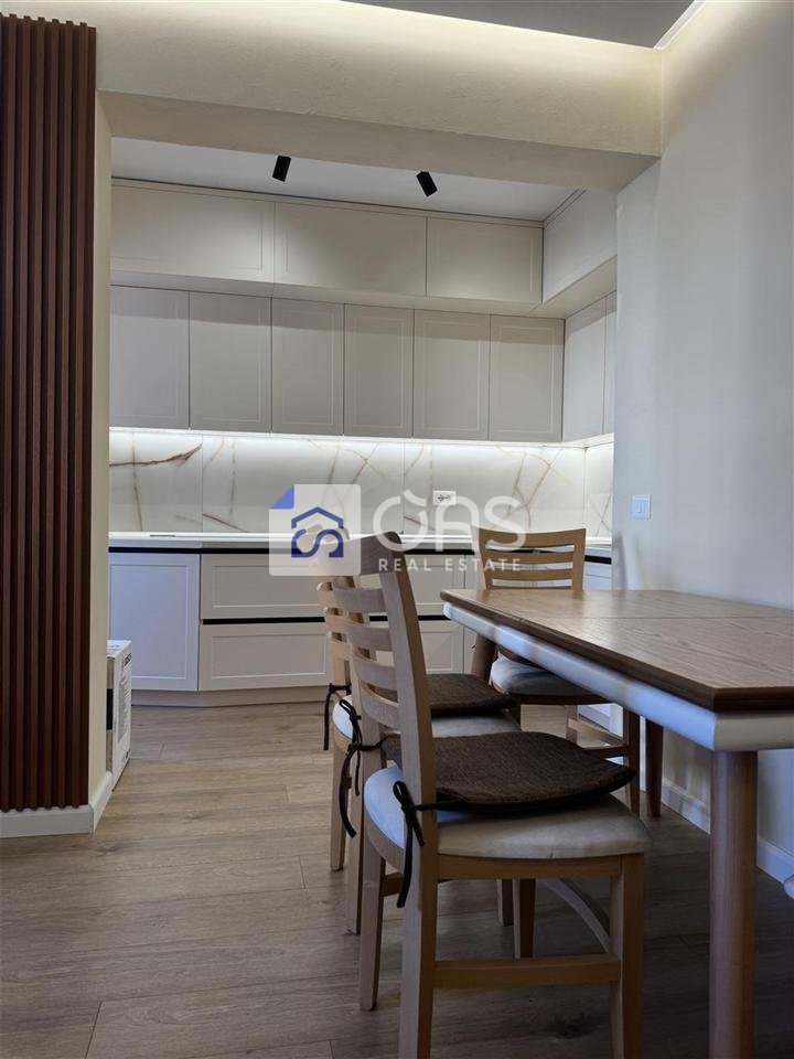 Apartament 2+2 Me Qira në Pazarin e Ri, Tiranë - 1200€ | 95 m²