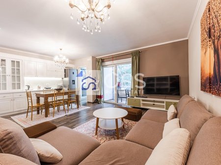Jepet me Qera Apartament 2+1+2+3Ballkone Tek Liqeni i Thate