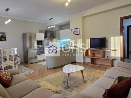 Jepet apartament me qera 2+1+2 tek Sheshi Avni Rustemi te Pazari i Ri.