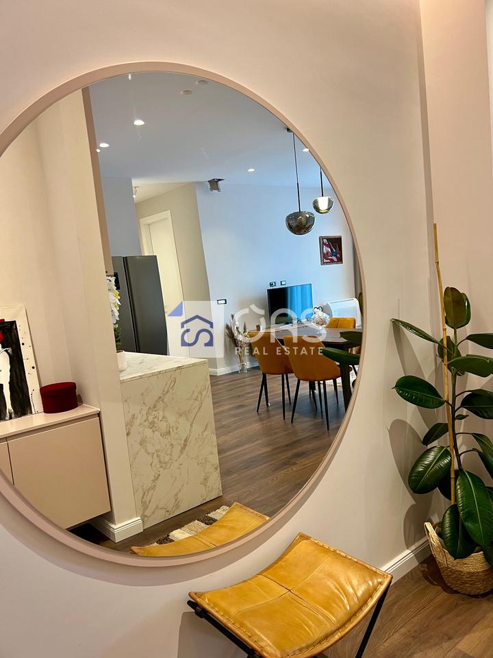 For Rent Apartment 2+1+2+Balcony Near Komuna e Parisit