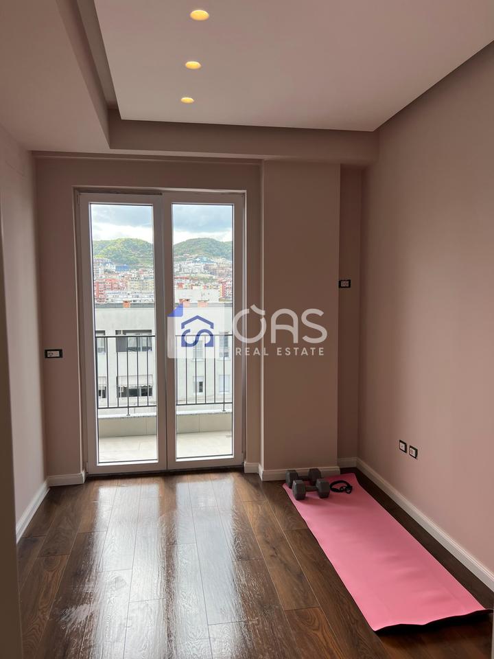 For Rent Apartment 2+1+2+Balcony Near Komuna e Parisit