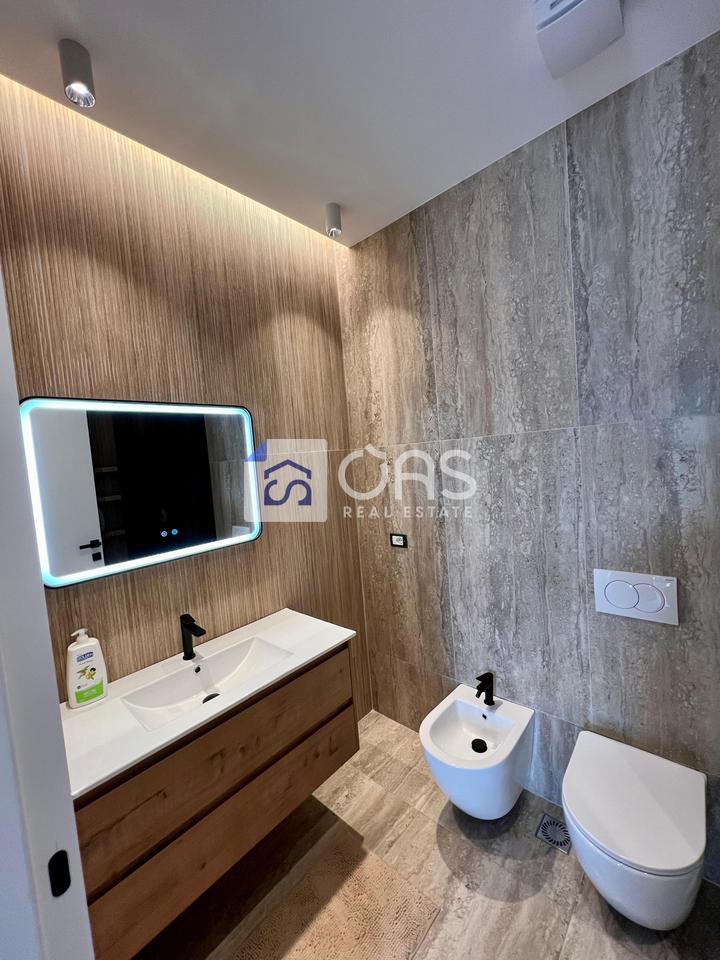 For Rent Apartment 2+1+2+Balcony Near Komuna e Parisit