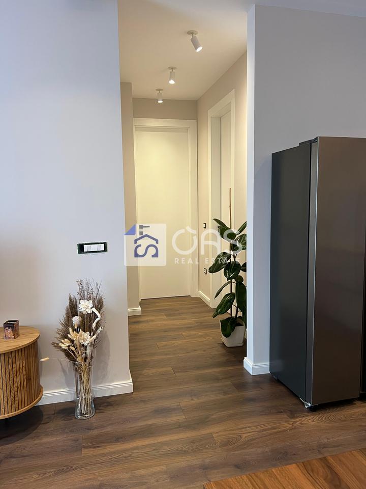 For Rent Apartment 2+1+2+Balcony Near Komuna e Parisit